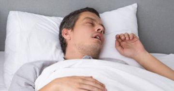 Az alvási apnoe okai, hajlamosító tényezői